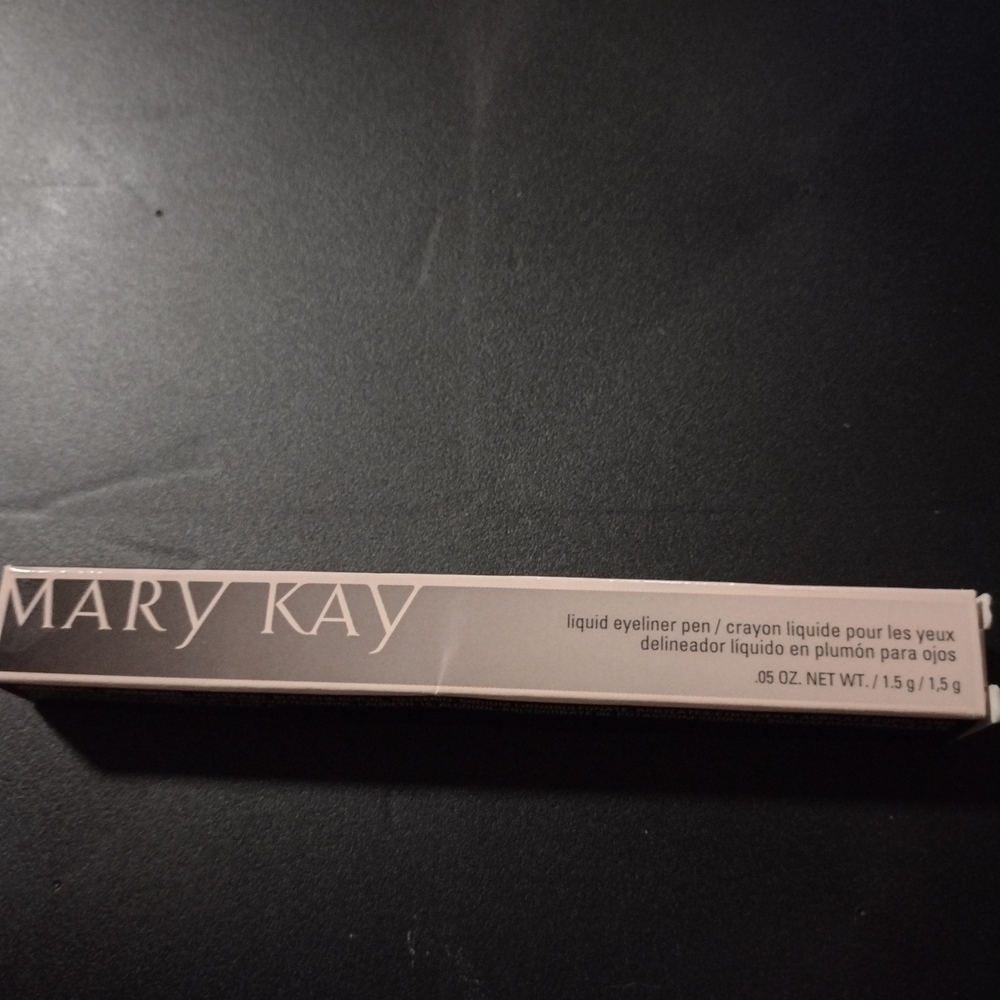 Mary Kay Precision Liquid Eyeliner in Black